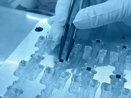 RFID Chip Montage  (Medisch - Clean room)